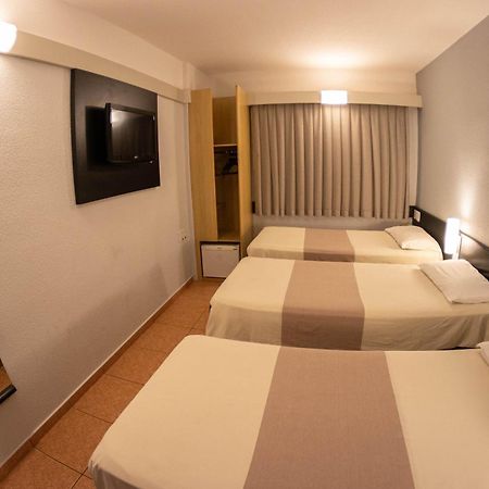 Отель Ibis Таубате Экстерьер фото