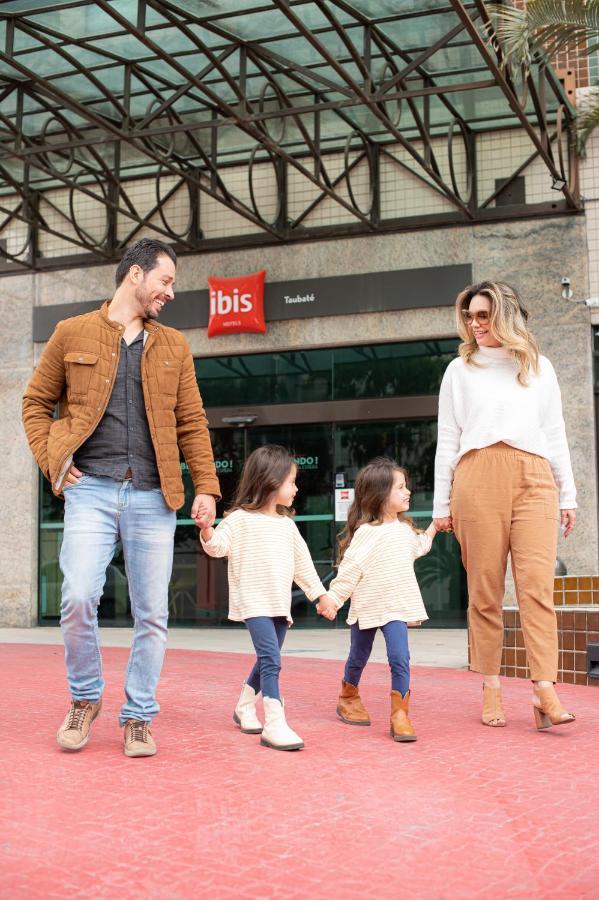 Отель Ibis Таубате Экстерьер фото