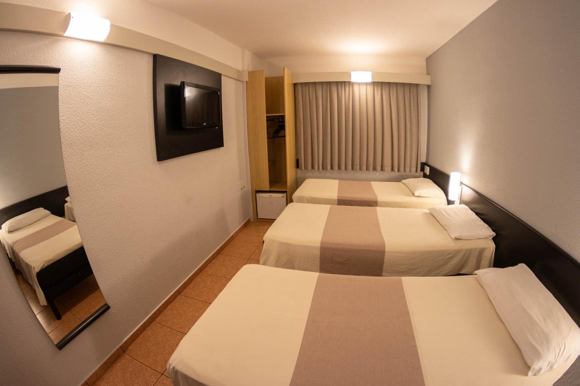 Отель Ibis Таубате Экстерьер фото