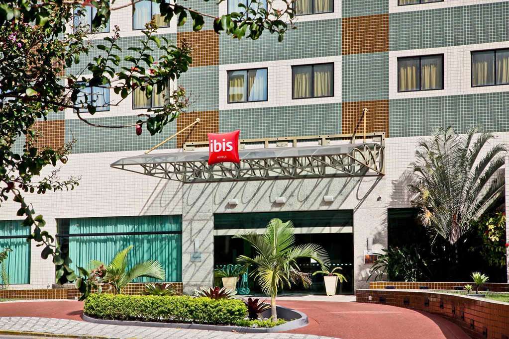 Отель Ibis Таубате Экстерьер фото
